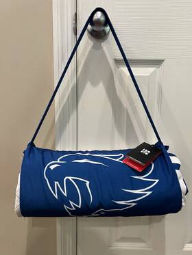 Logobrand 102-733 Kentucky Wildcats Outdoor Blanket 60 Inch X 70 Logo Brands Strap Roll Up New