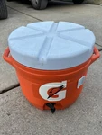 Rubbermaid Gatorade 7 Gallon 26.4 Liter Water Cooler Drink Dispenser Model 1655. Fixed Price $89.95.