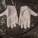 Battle Sports Doom Speed Youth Xl Receiver Football Gloves White. Fixed Price $22.00.