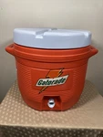 Rubbermaid Gatorade 7 Gallon 26.4 Liter Water Cooler Drink Dispenser Model 1655. Fixed Price $40.49.