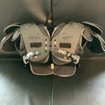 Schutt SI7000 Football Shoulder Pads Large 19 -20 #1000. Fixed Price $99.99.